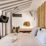 Palm Luxury Seafront Suites, Next To Palm Club, Lively Nights Daire