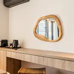 Palm Luxury Seafront Suites, Next To Palm Club, Lively Nights *