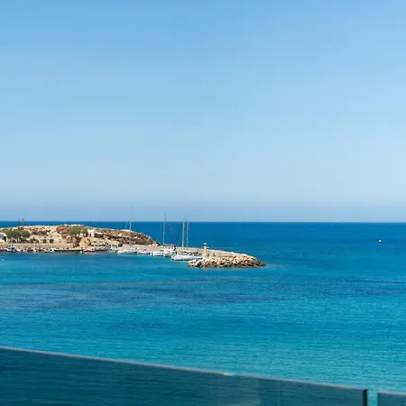 Palm Luxury Seafront Apartment *