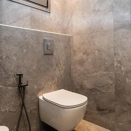 Palm Luxury Seafront Apartment Hersonissos (Crete)