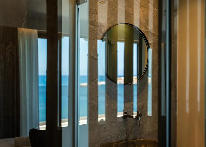 Palm Luxury Seafront דירה