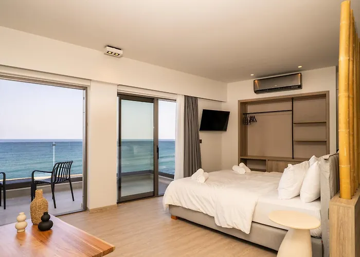 Palm Luxury Seafront * הרסוניסוס