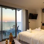 Palm Luxury Seafront Suites, Next To Palm Club, Lively Nights Herszonisszosz