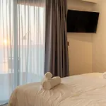 Apartman Palm Luxury Seafront Suites, Next To Palm Club, Lively Nights