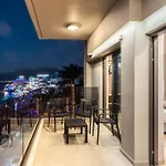 Palm Luxury Seafront Suites, Next To Palm Club, Lively Nights Apartamento *