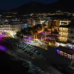 Palm Luxury Seafront Suites, Next To Palm Club, Lively Nights *