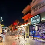 Apartamento Palm Luxury Seafront Suites, Next To Palm Club, Lively Nights *
