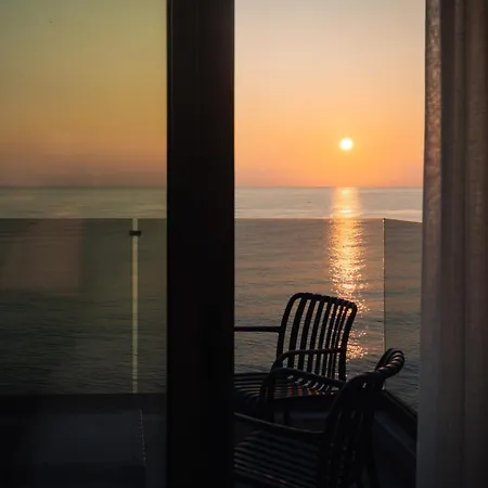 아파트 Palm Luxury Seafront Suites, Next To Palm Club, Lively Nights