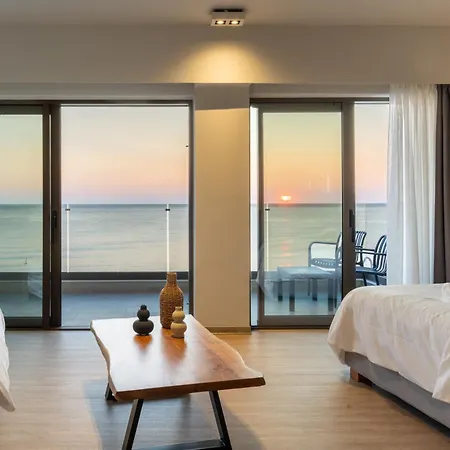 Palm Luxury Seafront Suites, Next To Palm Club, Lively Nights 아파트 헐소니소스