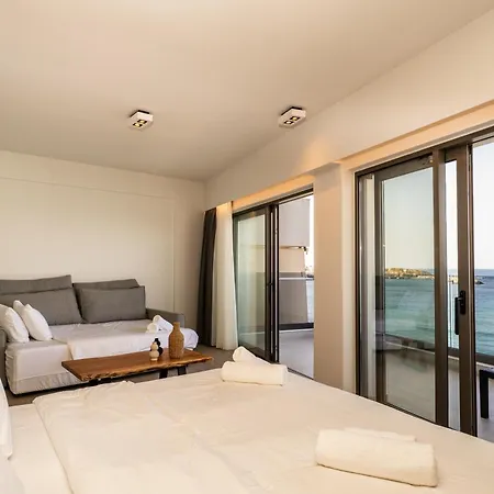 Palm Luxury Seafront Suites, Next To Palm Club, Lively Nights