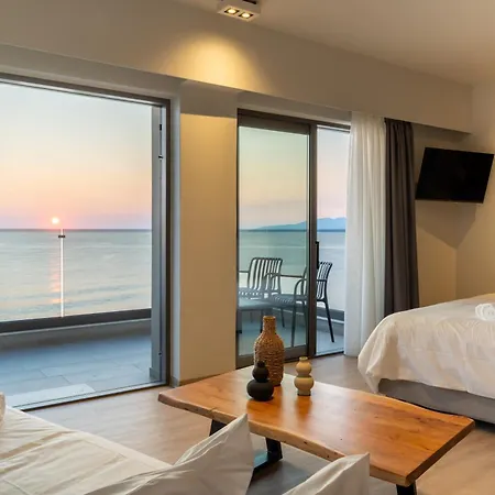 Palm Luxury Seafront Suites, Next To Palm Club, Lively Nights 아파트