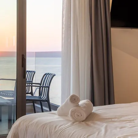 Palm Luxury Seafront Suites, Next To Palm Club, Lively Nights 아파트 *