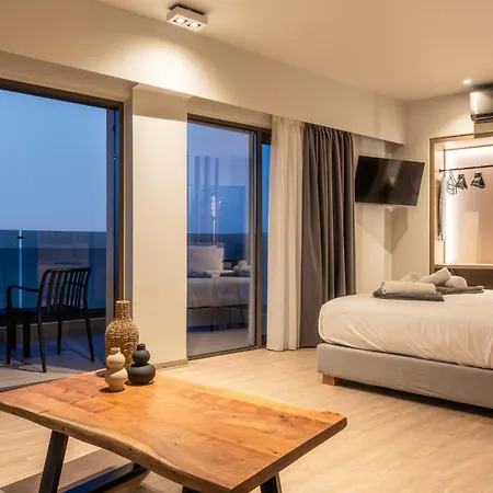 Palm Luxury Seafront Suites, Next To Palm Club, Lively Nights 아파트 헐소니소스