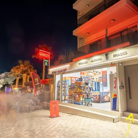 Palm Luxury Seafront Suites, Next To Palm Club, Lively Nights