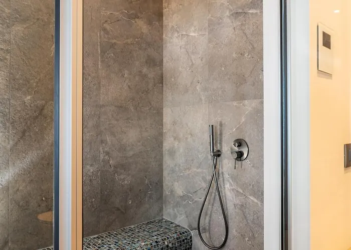 Palm Luxury Seafront Апартаменти