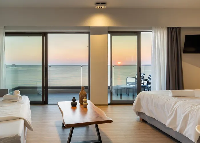 Palm Luxury Seafront Апартаменти Херсонісос