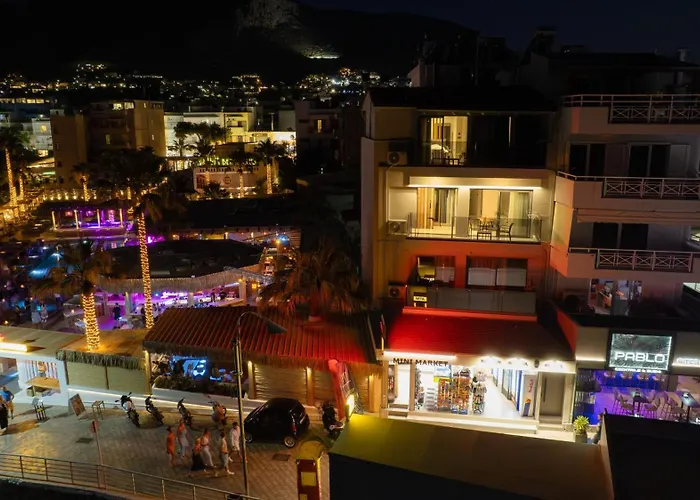 Апартаменти Palm Luxury Seafront